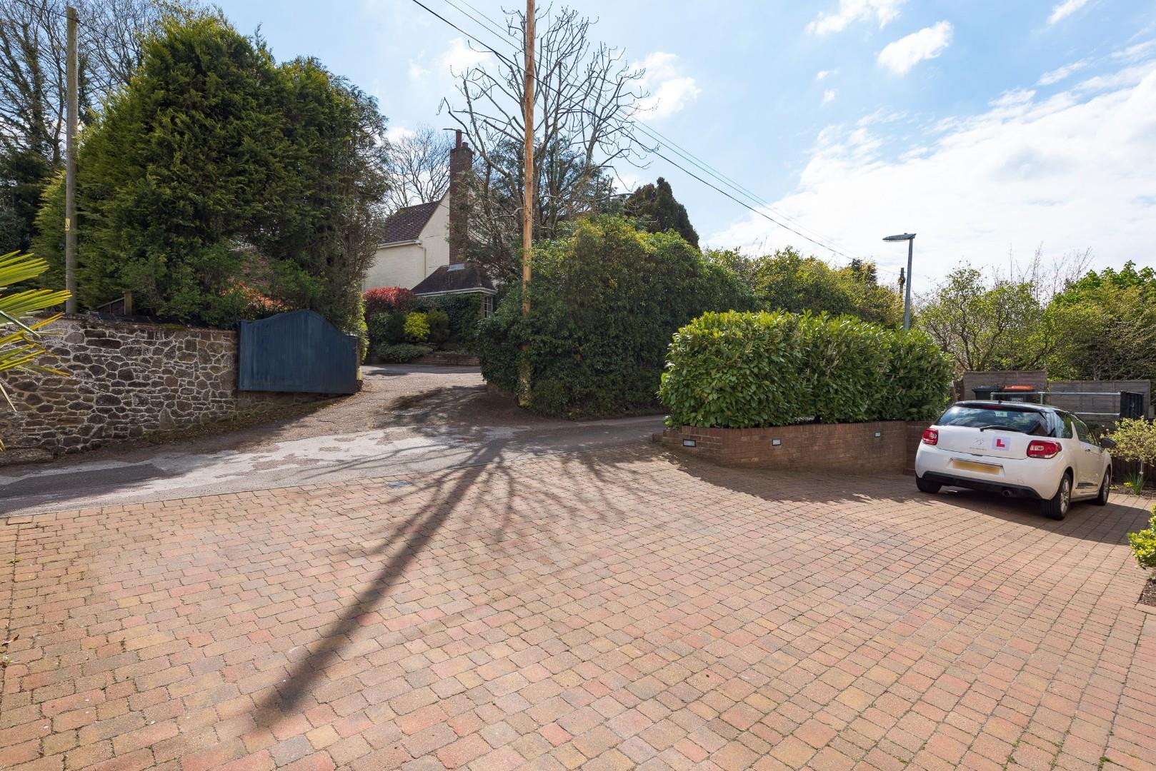 Pinkle Hill Road, Heath And Reach, Leighton Buzzard Quarters Estate Agents